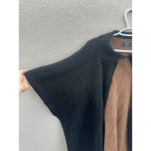 Specialty House Womens Sweater Cape One Size Black Brown Single Button Fringe - Picture 2 of 10